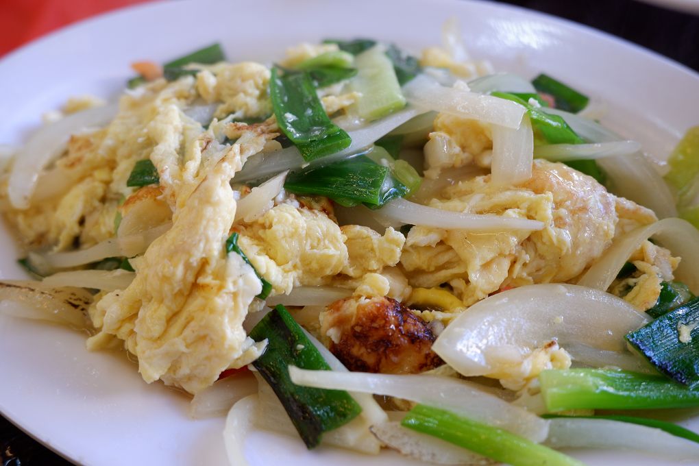【宜蘭美食】百匯窯烤雞餐廳 不僅是窯烤雞厲害，海鮮及熱炒每一道都非常具有競爭力， 菜色眾多、CP值高，還有適合搭配餐食的各式飲料及酒類 @貝大小姐的多元心宇宙