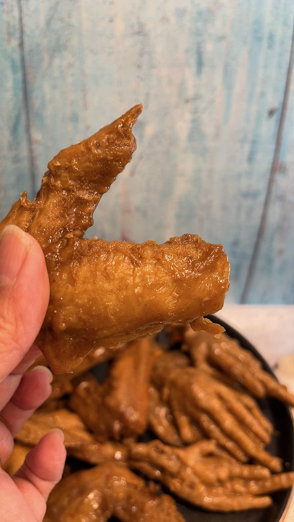 【網購雞腳凍推薦】黑竹園雞腳凍、滷味 品項超多，每一款都有著食材的特性與風味，休閒、旅遊、點心、消夜、零食你絕對少不了黑竹園！ @貝大小姐的多元心宇宙