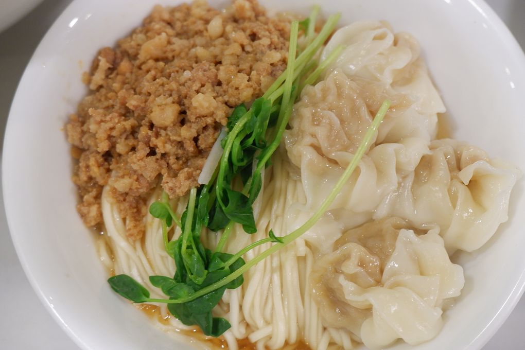 【捷運東門站 美食】奇福扁食 不論內用或外帶，都能吃得到創立30多年始終如一的用心與好味道！ @貝大小姐的多元心宇宙