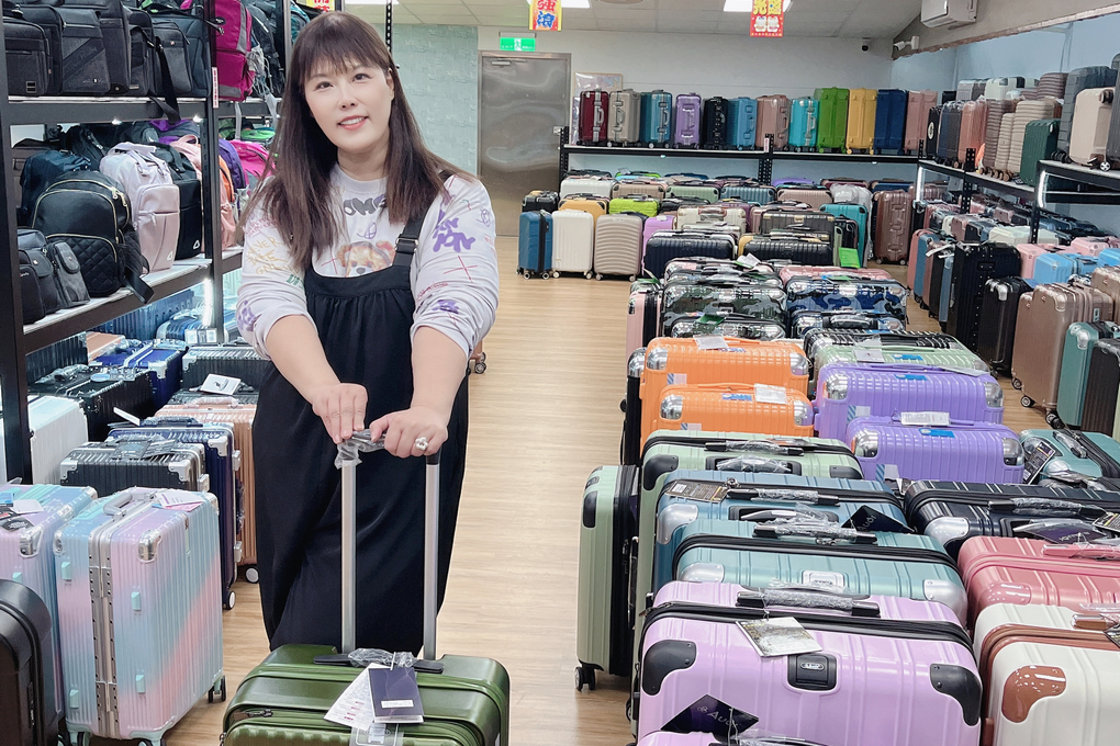 【板橋 行李箱專賣店】箱聚旅遊用品 實體的行李箱專賣店，親自挑選最安心！ @貝大小姐的多元心宇宙
