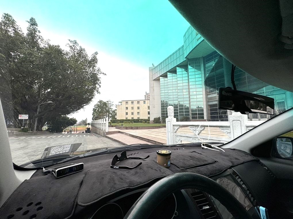 【新北板橋汽車隔熱紙推薦】韋恩汽車大樓隔熱紙 X 格菱威隔熱紙  格菱威GW-E36系列是目前中階價位中，不論是新車指定或者是舊換新，都很受車主喜愛及指定的系列！ @貝大小姐的多元心宇宙