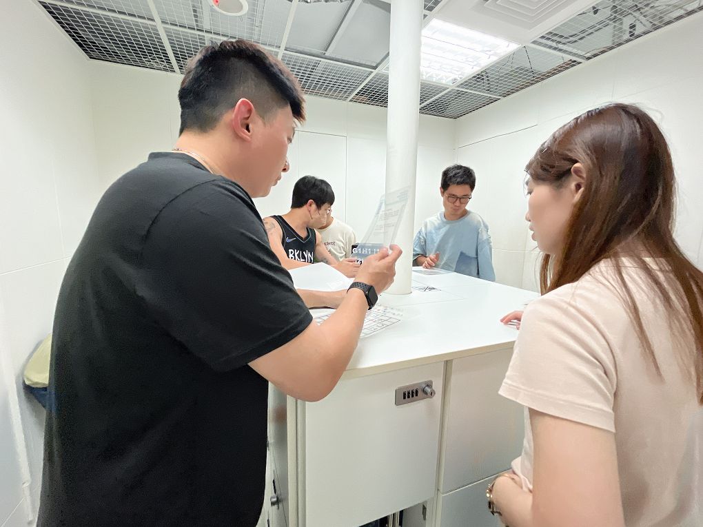 【台北密室逃脫】Escapeholics密室逃脫《伊甸I：亞當覺醒》10位熱愛密室逃脫的玩家所創立的EPIC密室逃脫，在遊戲的設計及硬體上給大家玩家級的感受！ @貝大小姐的多元心宇宙