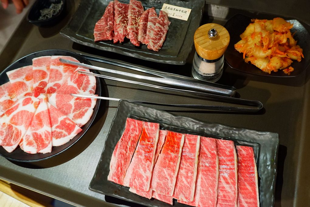 【蘆洲燒肉店】燒肉屋蘆洲店  你有多久沒吃燒肉了呢？到燒肉屋蘆洲店吃好吃的燒肉，感受日式炭火魅力吧！ @貝大小姐的多元心宇宙