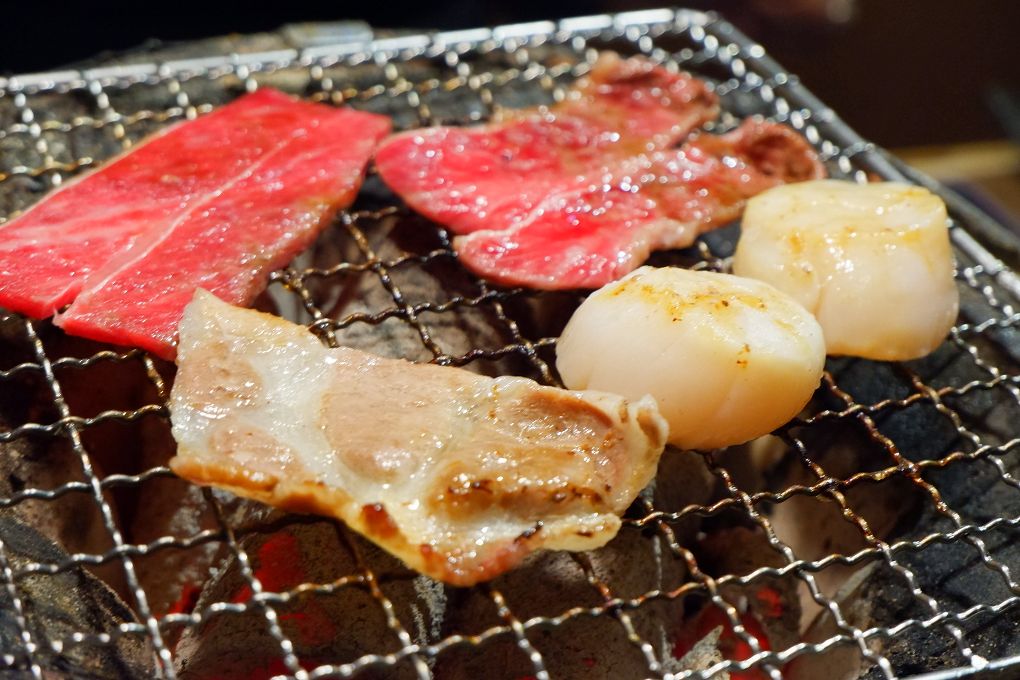 【蘆洲燒肉店】燒肉屋蘆洲店  你有多久沒吃燒肉了呢？到燒肉屋蘆洲店吃好吃的燒肉，感受日式炭火魅力吧！ @貝大小姐的多元心宇宙
