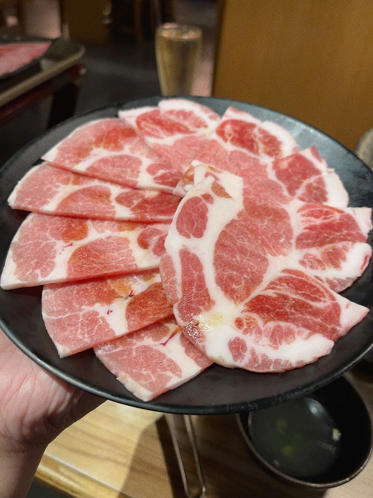 【蘆洲燒肉店】燒肉屋蘆洲店  你有多久沒吃燒肉了呢？到燒肉屋蘆洲店吃好吃的燒肉，感受日式炭火魅力吧！ @貝大小姐的多元心宇宙