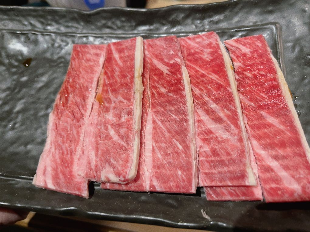 【蘆洲燒肉店】燒肉屋蘆洲店  你有多久沒吃燒肉了呢？到燒肉屋蘆洲店吃好吃的燒肉，感受日式炭火魅力吧！ @貝大小姐的多元心宇宙