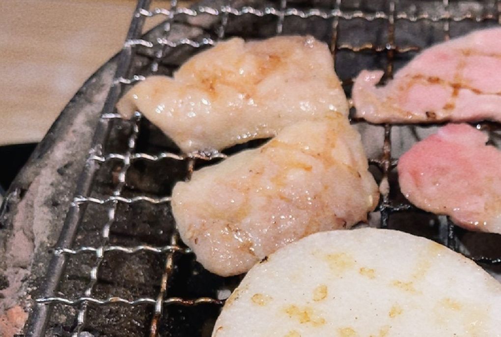【蘆洲燒肉店】燒肉屋蘆洲店  你有多久沒吃燒肉了呢？到燒肉屋蘆洲店吃好吃的燒肉，感受日式炭火魅力吧！ @貝大小姐的多元心宇宙
