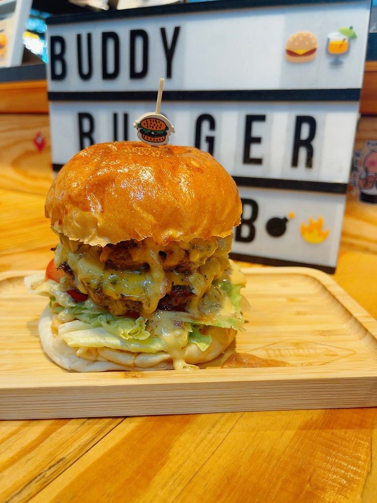 【新竹東門市場漢堡】Buddy Burger Lab.美式手工漢堡 經典美式漢堡或是創新的漢堡口味，這裡都能一次滿足你的需求！ @貝大小姐的多元心宇宙
