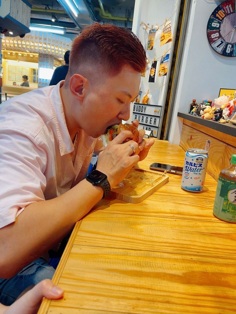 【新竹東門市場漢堡】Buddy Burger Lab.美式手工漢堡 經典美式漢堡或是創新的漢堡口味，這裡都能一次滿足你的需求！ @貝大小姐的多元心宇宙