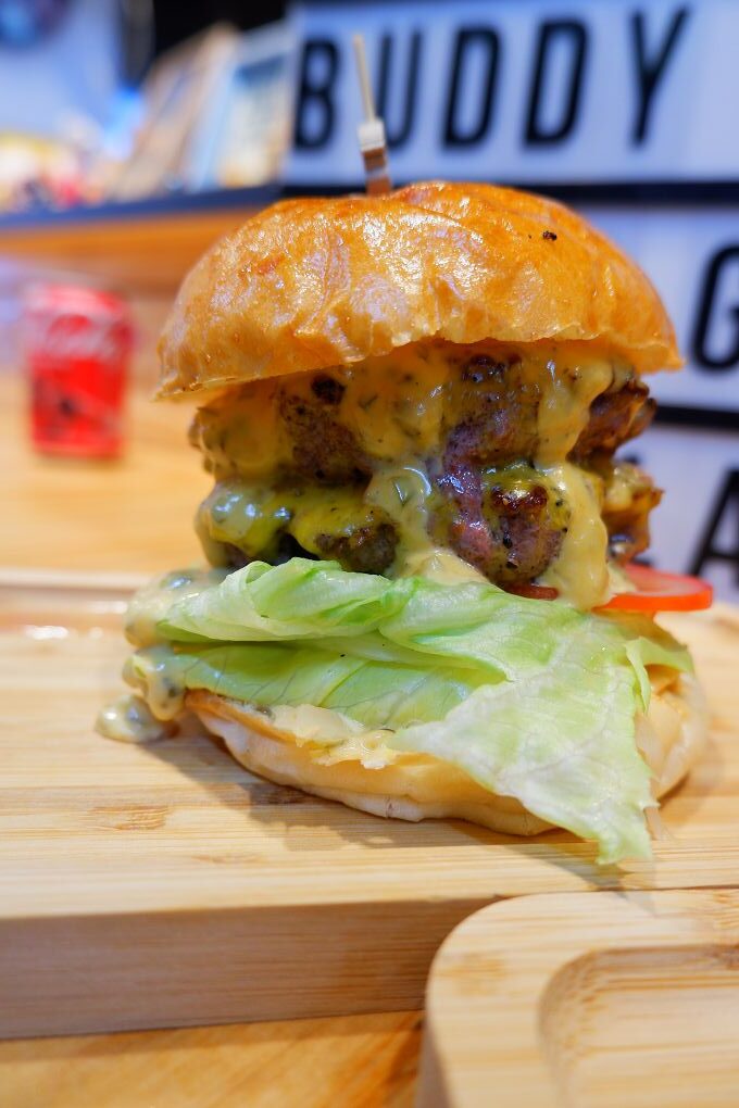 【新竹東門市場漢堡】Buddy Burger Lab.美式手工漢堡 經典美式漢堡或是創新的漢堡口味，這裡都能一次滿足你的需求！ @貝大小姐的多元心宇宙