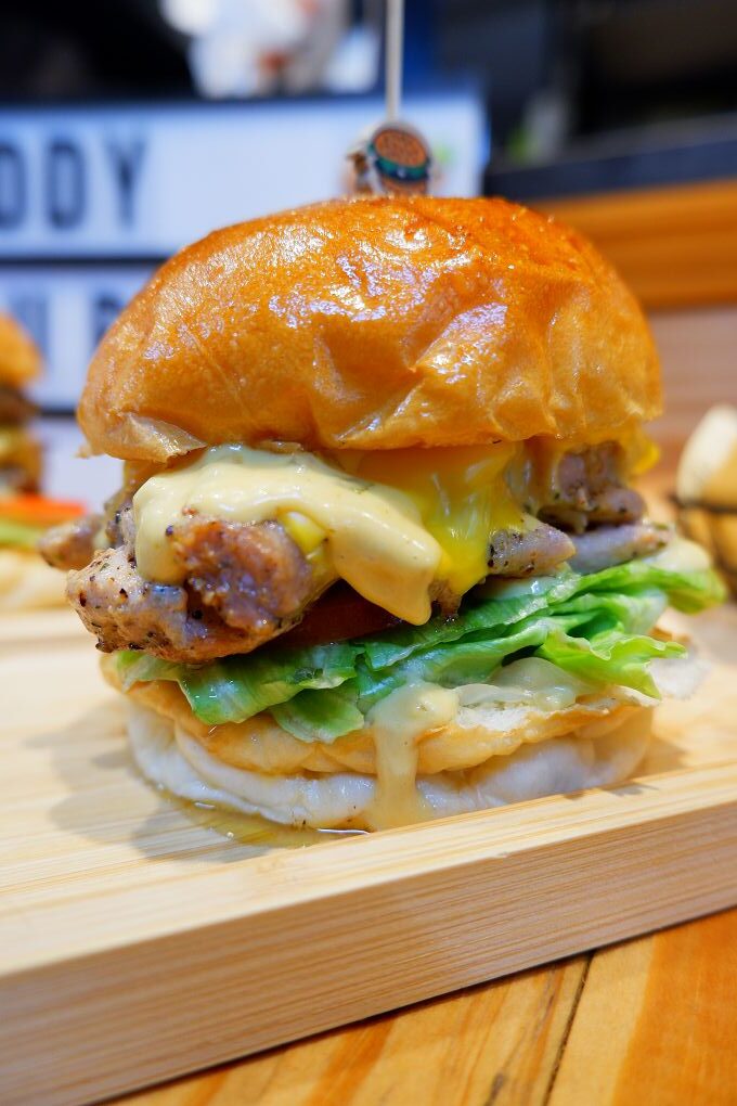 【新竹東門市場漢堡】Buddy Burger Lab.美式手工漢堡 經典美式漢堡或是創新的漢堡口味，這裡都能一次滿足你的需求！ @貝大小姐的多元心宇宙