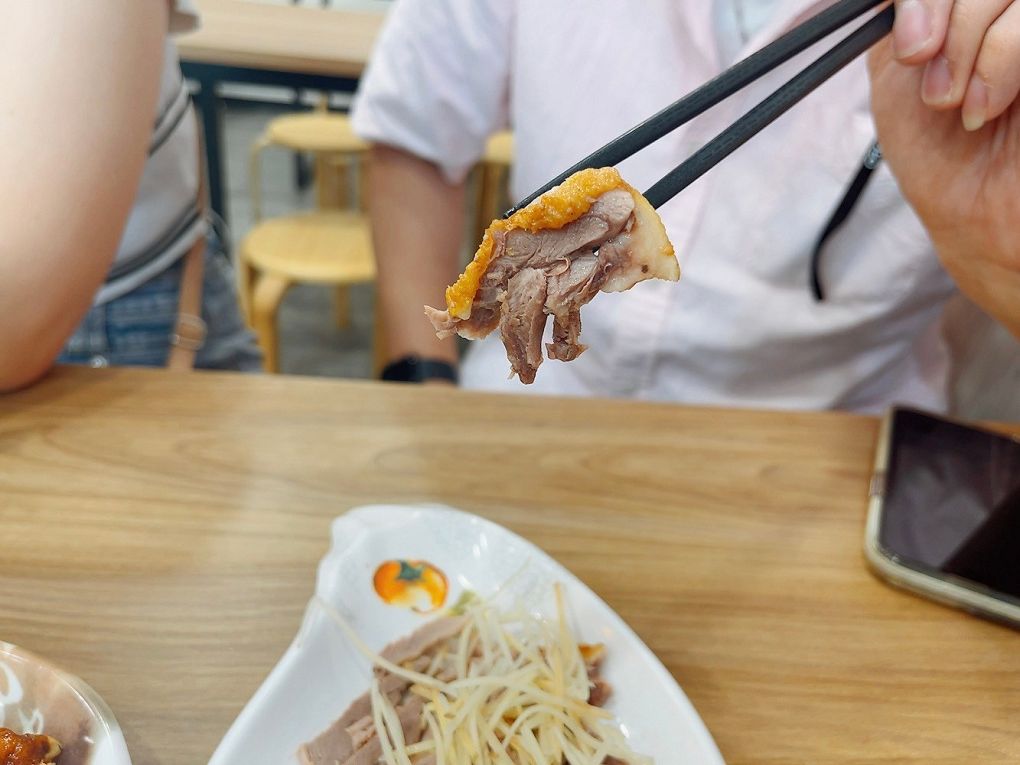 【苗栗美食推薦】傳香麵食館 除了粄條還有麵、有飯、有水餃和各式湯品及小菜，可以滿足每個人不同的喜好，而且經濟實惠！ @貝大小姐的多元心宇宙