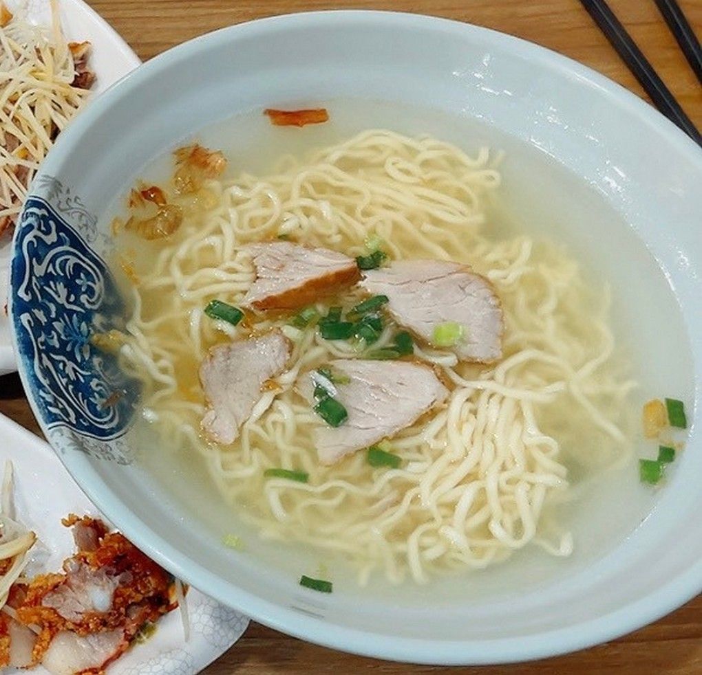 【苗栗美食推薦】傳香麵食館 除了粄條還有麵、有飯、有水餃和各式湯品及小菜，可以滿足每個人不同的喜好，而且經濟實惠！ @貝大小姐的多元心宇宙