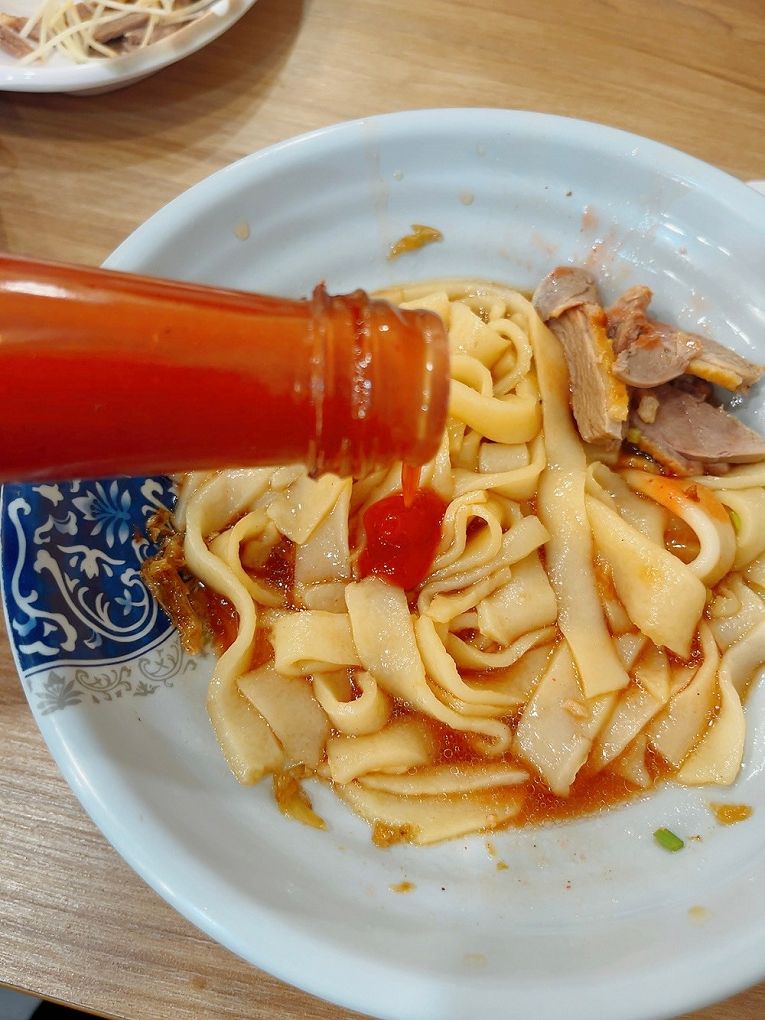 【苗栗美食推薦】傳香麵食館 除了粄條還有麵、有飯、有水餃和各式湯品及小菜，可以滿足每個人不同的喜好，而且經濟實惠！ @貝大小姐的多元心宇宙