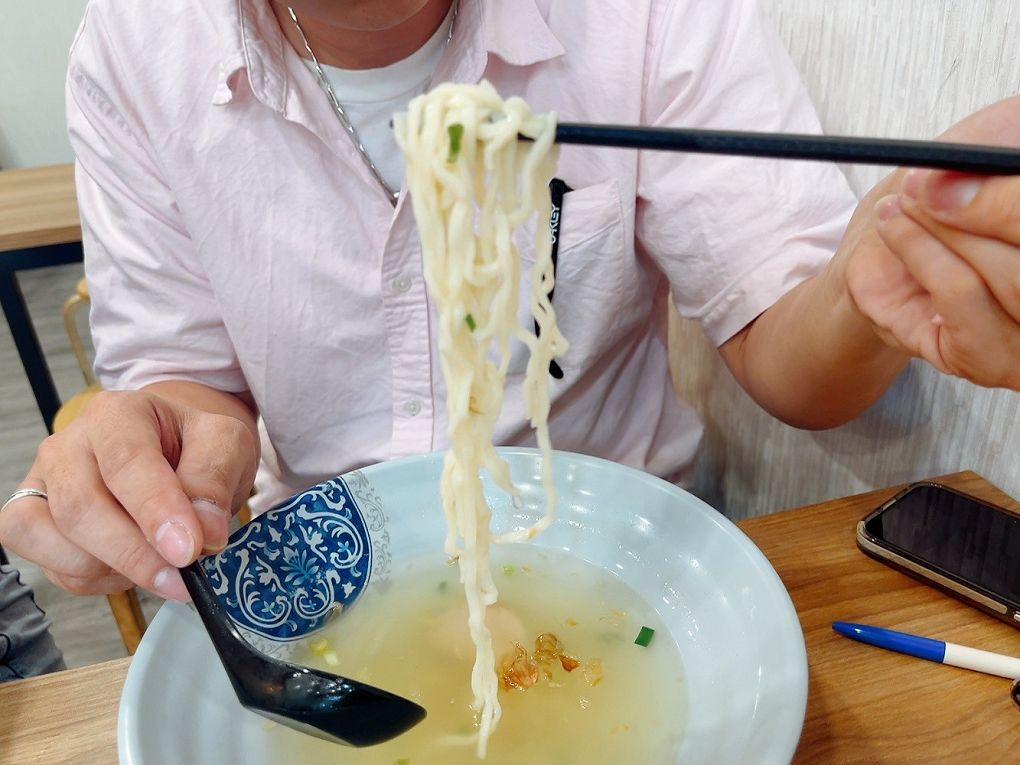 【苗栗美食推薦】傳香麵食館 除了粄條還有麵、有飯、有水餃和各式湯品及小菜，可以滿足每個人不同的喜好，而且經濟實惠！ @貝大小姐的多元心宇宙