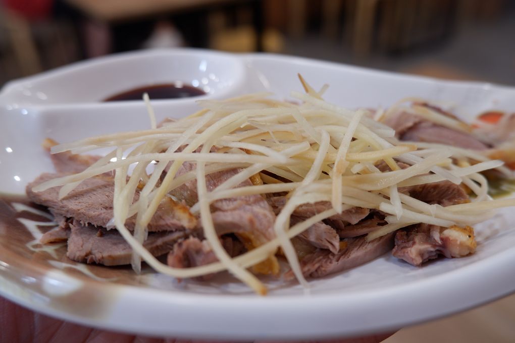 【苗栗美食推薦】傳香麵食館 除了粄條還有麵、有飯、有水餃和各式湯品及小菜，可以滿足每個人不同的喜好，而且經濟實惠！ @貝大小姐的多元心宇宙