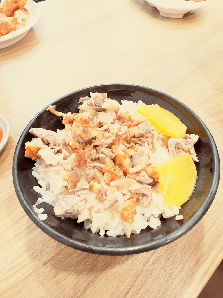 【苗栗美食推薦】傳香麵食館 除了粄條還有麵、有飯、有水餃和各式湯品及小菜，可以滿足每個人不同的喜好，而且經濟實惠！ @貝大小姐的多元心宇宙