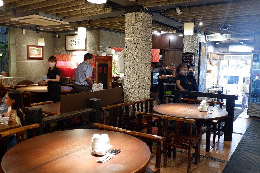 【永康街台式料理推薦】喫飯食堂 2人以上、或是三五好友、甚至帶著一大家子到大安區永康街老字號的喫飯食堂，一起品嚐美味道地的台式料理！ @貝大小姐的多元心宇宙