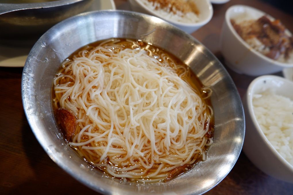 【永康街台式料理推薦】喫飯食堂 2人以上、或是三五好友、甚至帶著一大家子到大安區永康街老字號的喫飯食堂，一起品嚐美味道地的台式料理！ @貝大小姐的多元心宇宙