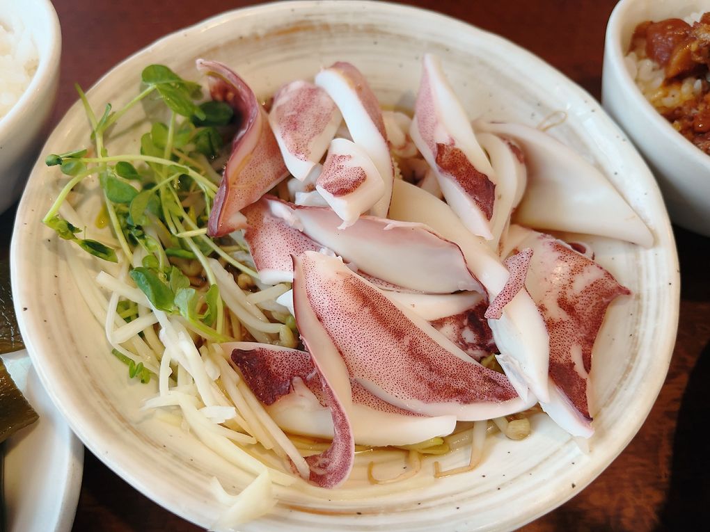 【永康街台式料理推薦】喫飯食堂 2人以上、或是三五好友、甚至帶著一大家子到大安區永康街老字號的喫飯食堂，一起品嚐美味道地的台式料理！ @貝大小姐的多元心宇宙