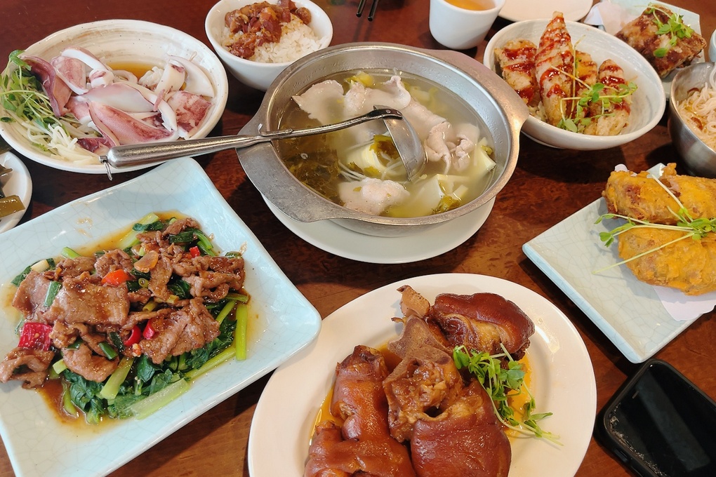 【永康街台式料理推薦】喫飯食堂 2人以上、或是三五好友、甚至帶著一大家子到大安區永康街老字號的喫飯食堂，一起品嚐美味道地的台式料理！ @貝大小姐的多元心宇宙