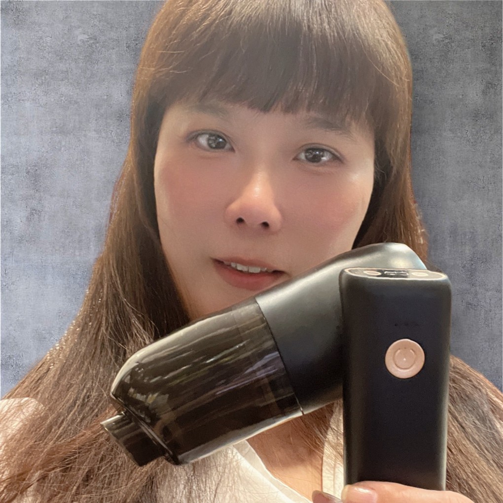 【網購車用吸塵器推薦】安伯特旋轉手持無線車用吸塵器  不論車用、房間用、辦公桌、書桌都超好用，是開車族、小資族或是外宿族都適用的好物喔！ @貝大小姐的多元心宇宙