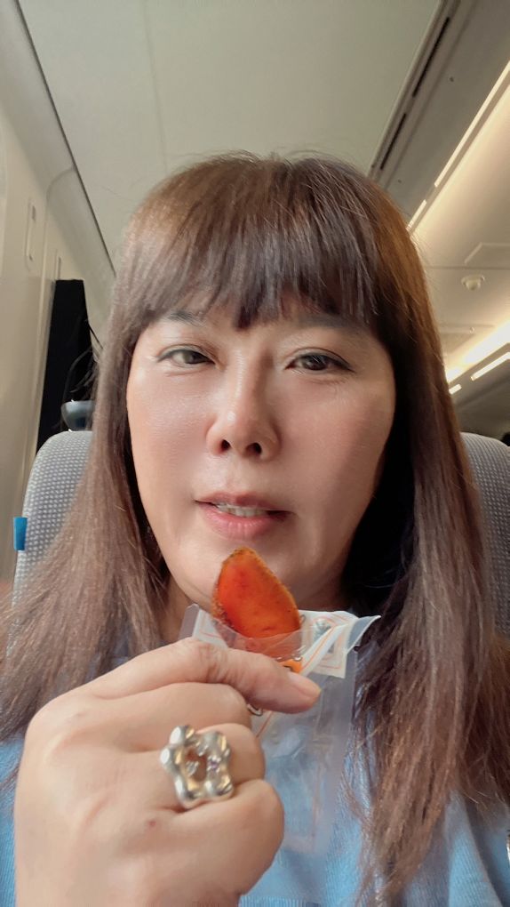 【全台最好吃的烏魚子】陳家烏魚子 炙燒過的厚實的烏魚子，吃起來口感帶著淡淡的焦香與濃濃的魚卵油香，橘紅色的魚卵像黃金般閃閃發亮，好看又好吃！ @貝大小姐的多元心宇宙