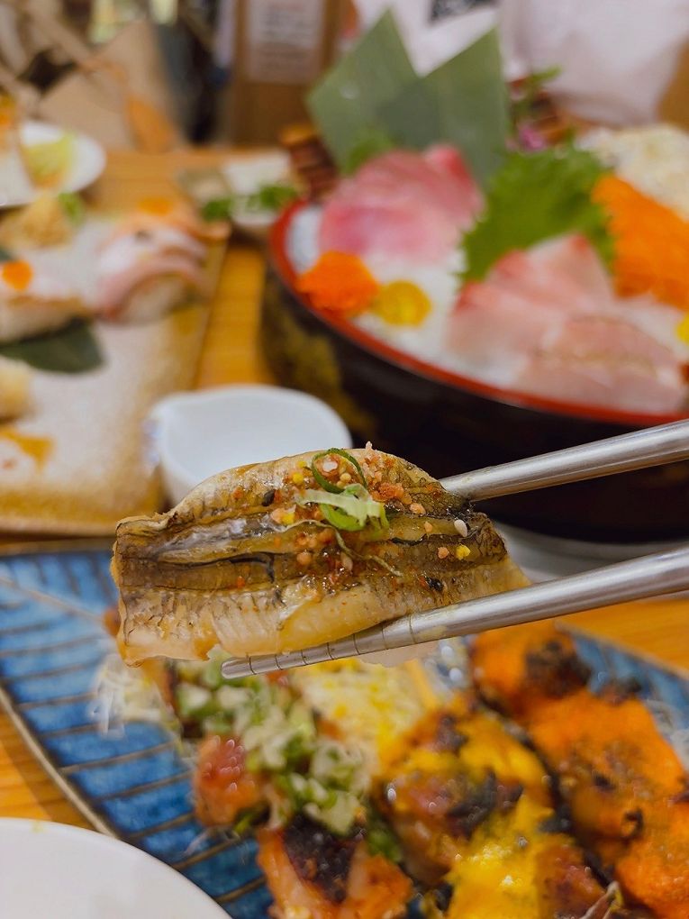 【中山區日式料理推薦】二十番酒食料理 當季主打菜色料理有著當季最肥美的魚種和食材，新鮮美味給好給滿！ @貝大小姐的多元心宇宙