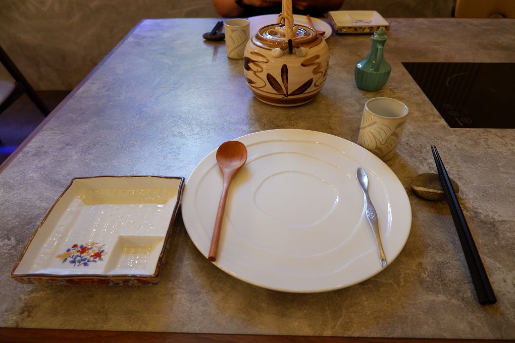 【桃園日式無菜單料理】宗初食堂 日式無菜單料理 桃園分店 1380元的套餐可以吃到活體龍蝦，這CP值也太高了吧！ @貝大小姐的多元心宇宙