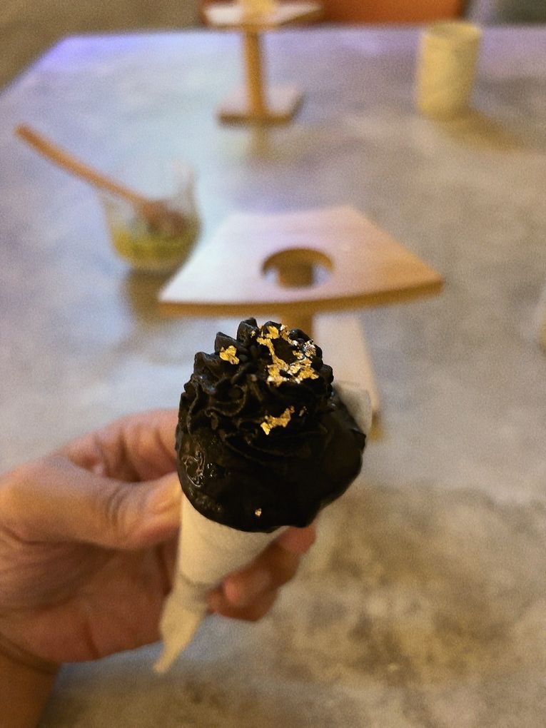 【桃園日式無菜單料理】宗初食堂 日式無菜單料理 桃園分店 1380元的套餐可以吃到活體龍蝦，這CP值也太高了吧！ @貝大小姐的多元心宇宙