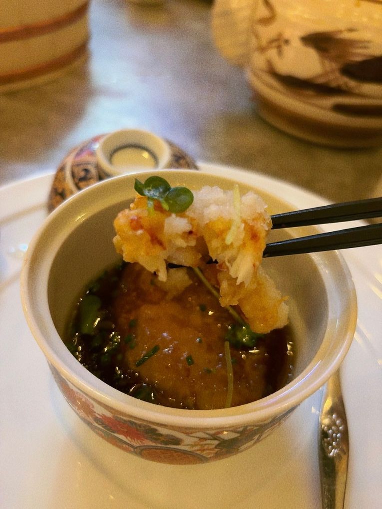 【桃園日式無菜單料理】宗初食堂 日式無菜單料理 桃園分店 1380元的套餐可以吃到活體龍蝦，這CP值也太高了吧！ @貝大小姐的多元心宇宙