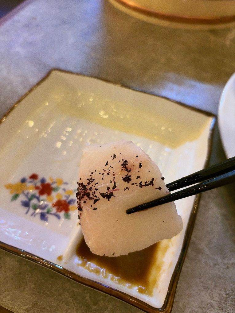 【桃園日式無菜單料理】宗初食堂 日式無菜單料理 桃園分店 1380元的套餐可以吃到活體龍蝦，這CP值也太高了吧！ @貝大小姐的多元心宇宙