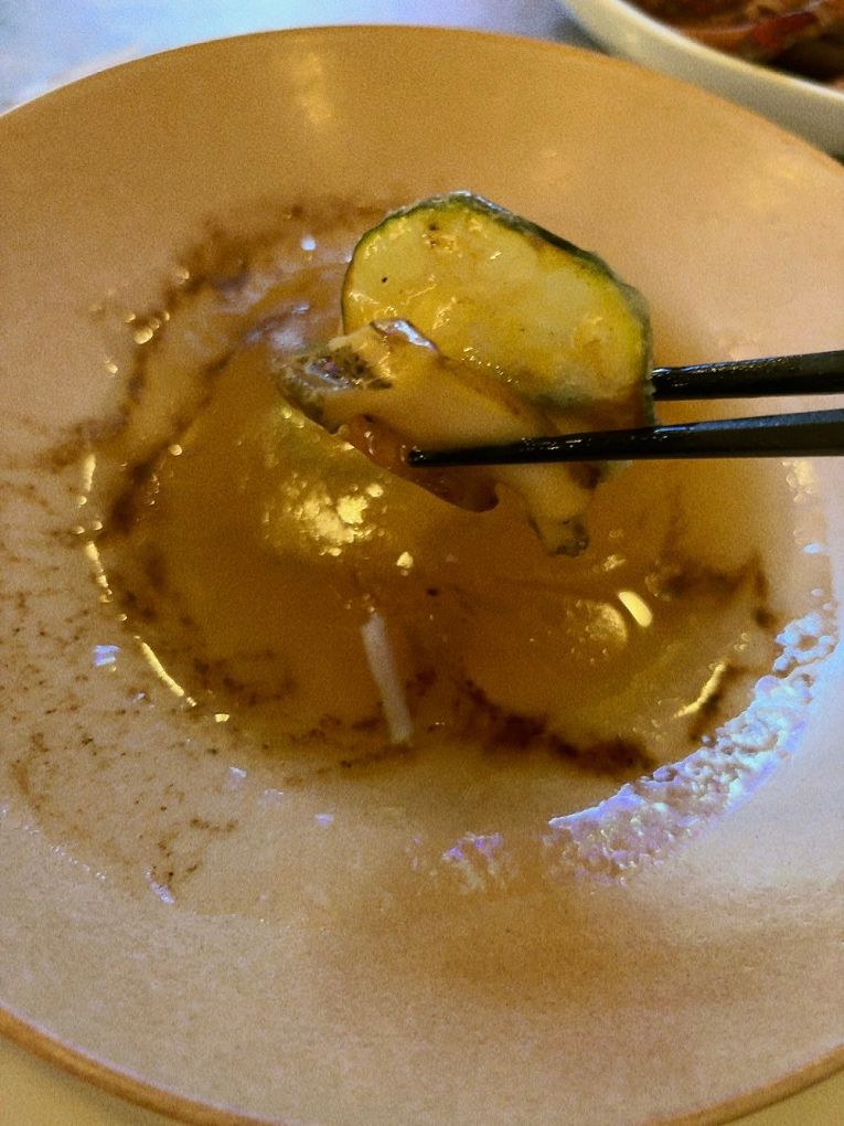 【桃園日式無菜單料理】宗初食堂 日式無菜單料理 桃園分店 1380元的套餐可以吃到活體龍蝦，這CP值也太高了吧！ @貝大小姐的多元心宇宙