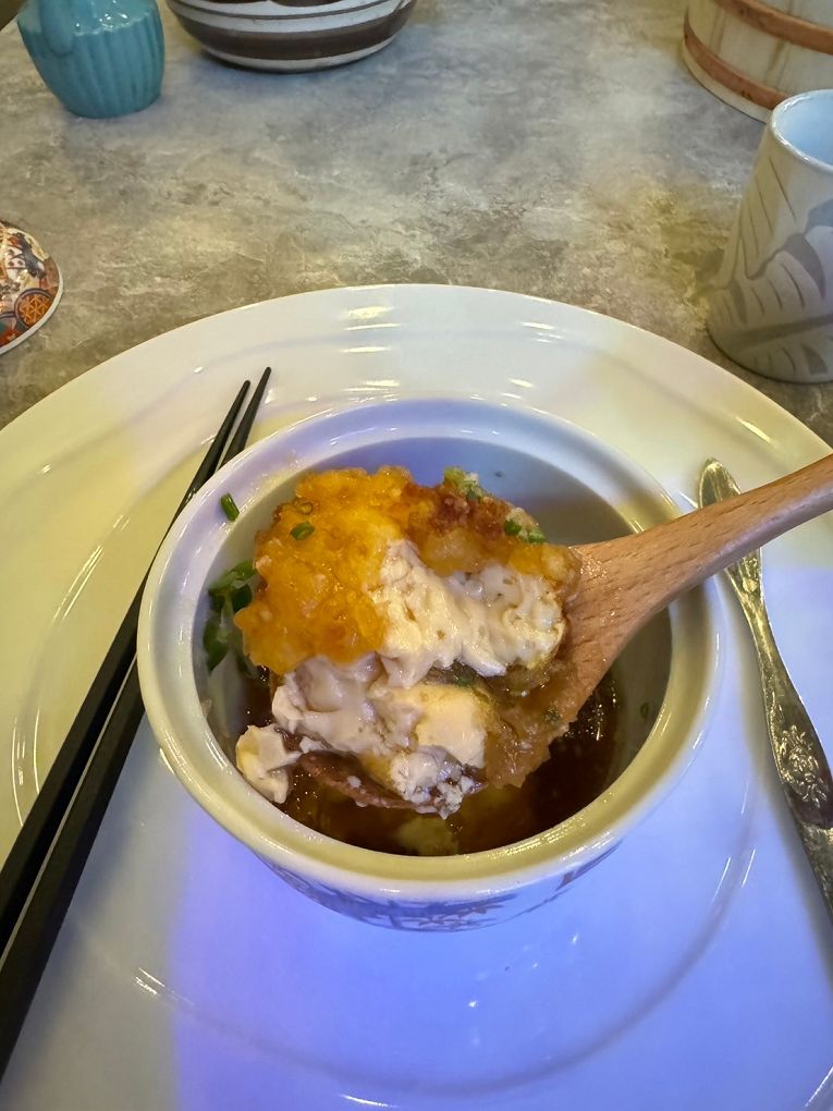 【桃園日式無菜單料理】宗初食堂 日式無菜單料理 桃園分店 1380元的套餐可以吃到活體龍蝦，這CP值也太高了吧！ @貝大小姐的多元心宇宙