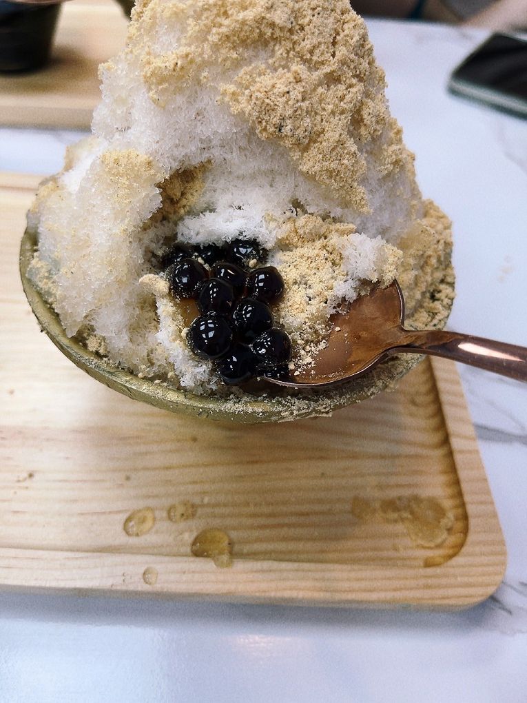 【東海商圈冰品推薦】漩冰製冰所 每一款冰酥皆有驚喜內餡！讓你除了在菜單上看到吸睛的外貌，更對於它驚喜的內餡充滿期待&#8230; @貝大小姐的多元心宇宙