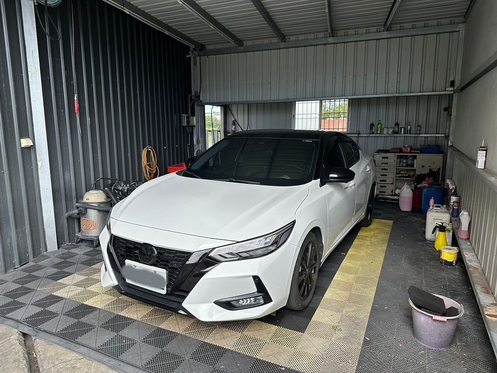 【彰化二手車推薦】高通汽車 高通汽車的進口車部有著所有男人的夢幻車款，還有女生喜歡的可愛時尚都會車，親切的服務讓我們在賞車、訂車的過程輕鬆自在且安全、放心！ @貝大小姐的多元心宇宙