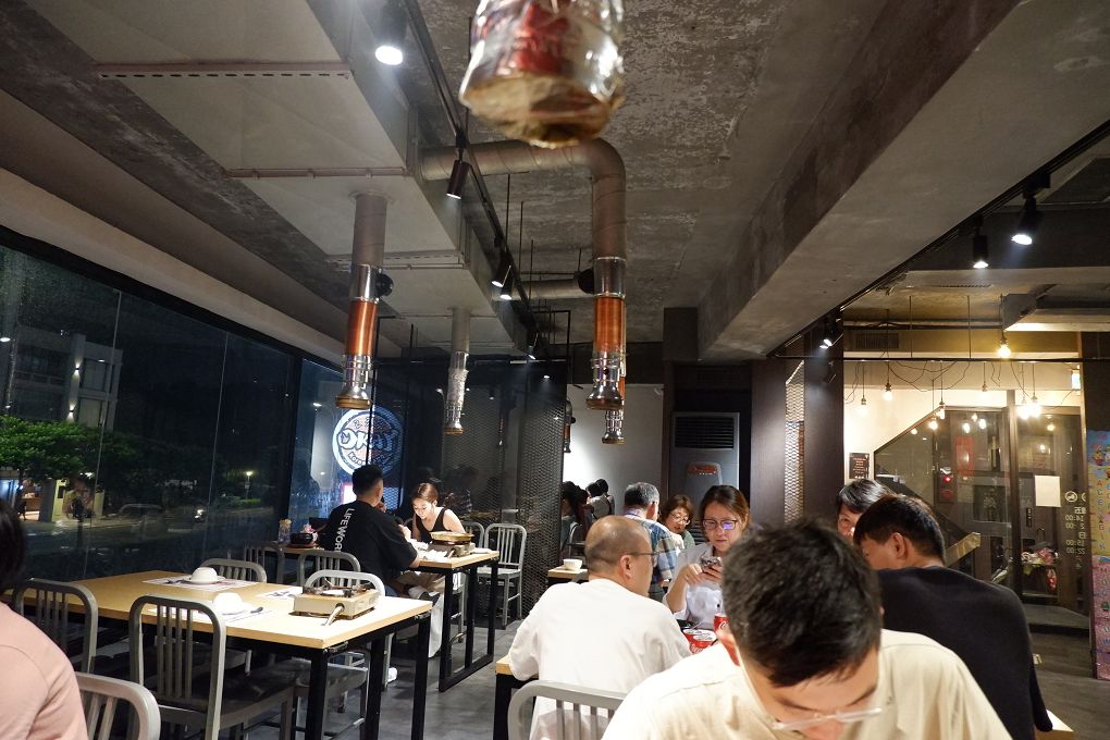 【台北中山區 韓式燒肉吃到飽推薦】OKAY韓國烤肉 499吃到飽CP值超高，不僅有道地的韓式燒烤豬五花及春川辣炒雞，更有最新的韓式銅盤牛肉，都可以大大滿足你想怒吃一波的念頭！ @貝大小姐的多元心宇宙