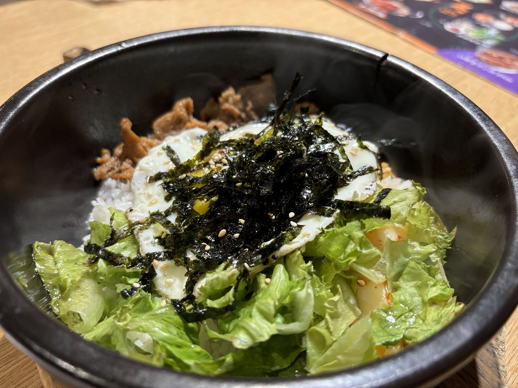 【台北中山區 韓式燒肉吃到飽推薦】OKAY韓國烤肉 499吃到飽CP值超高，不僅有道地的韓式燒烤豬五花及春川辣炒雞，更有最新的韓式銅盤牛肉，都可以大大滿足你想怒吃一波的念頭！ @貝大小姐的多元心宇宙