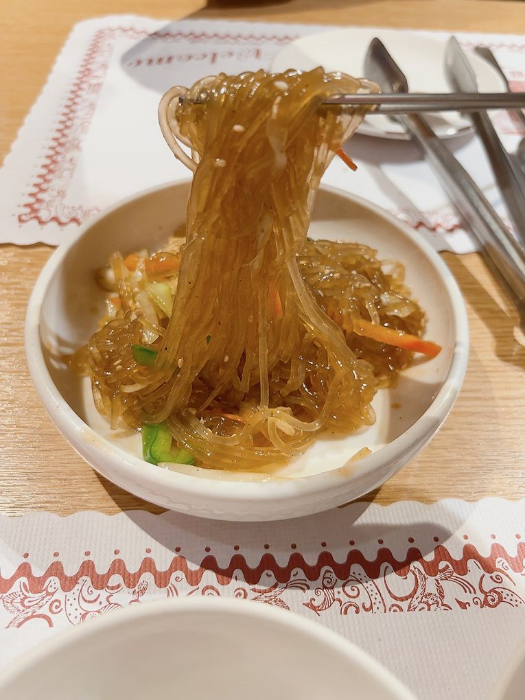 【台北中山區 韓式燒肉吃到飽推薦】OKAY韓國烤肉 499吃到飽CP值超高，不僅有道地的韓式燒烤豬五花及春川辣炒雞，更有最新的韓式銅盤牛肉，都可以大大滿足你想怒吃一波的念頭！ @貝大小姐的多元心宇宙