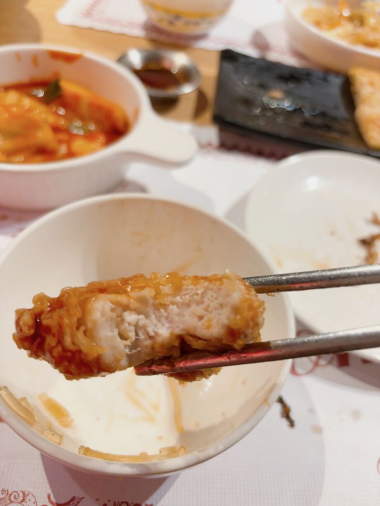 【台北中山區 韓式燒肉吃到飽推薦】OKAY韓國烤肉 499吃到飽CP值超高，不僅有道地的韓式燒烤豬五花及春川辣炒雞，更有最新的韓式銅盤牛肉，都可以大大滿足你想怒吃一波的念頭！ @貝大小姐的多元心宇宙