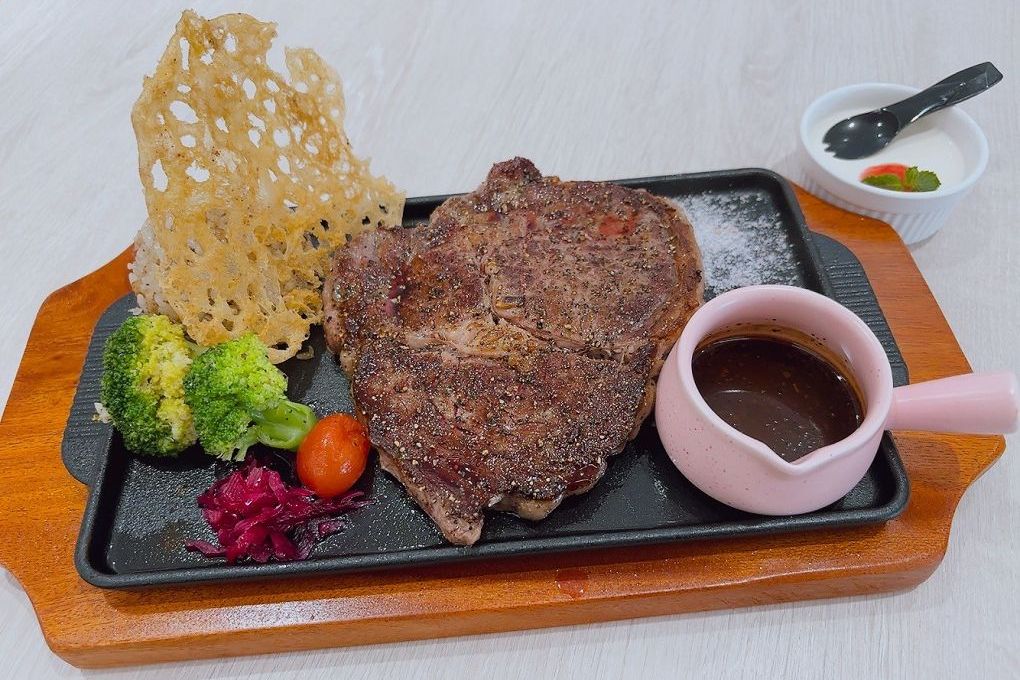 【林口中式簡餐推薦】穀雨豐  將排餐、西餐融入了台灣的飲食文化中，創造出屬於台灣人的台式的洋食料理餐廳！ @貝大小姐的多元心宇宙