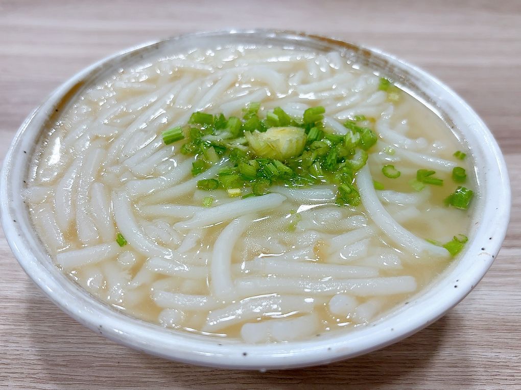 【大安區美食推薦│大安區宵夜│臺大宵夜 宵夜外送】大安米粉湯  不只是米粉湯，不論你愛吃飯、吃麵或是台式經典小吃、小菜，這裡通通都能滿足你！ @貝大小姐的多元心宇宙