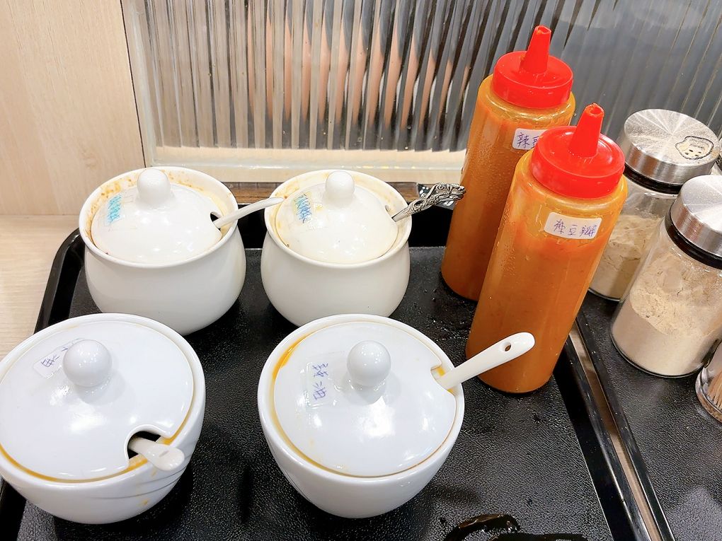 【大安區美食推薦│大安區宵夜│臺大宵夜 宵夜外送】大安米粉湯  不只是米粉湯，不論你愛吃飯、吃麵或是台式經典小吃、小菜，這裡通通都能滿足你！ @貝大小姐的多元心宇宙