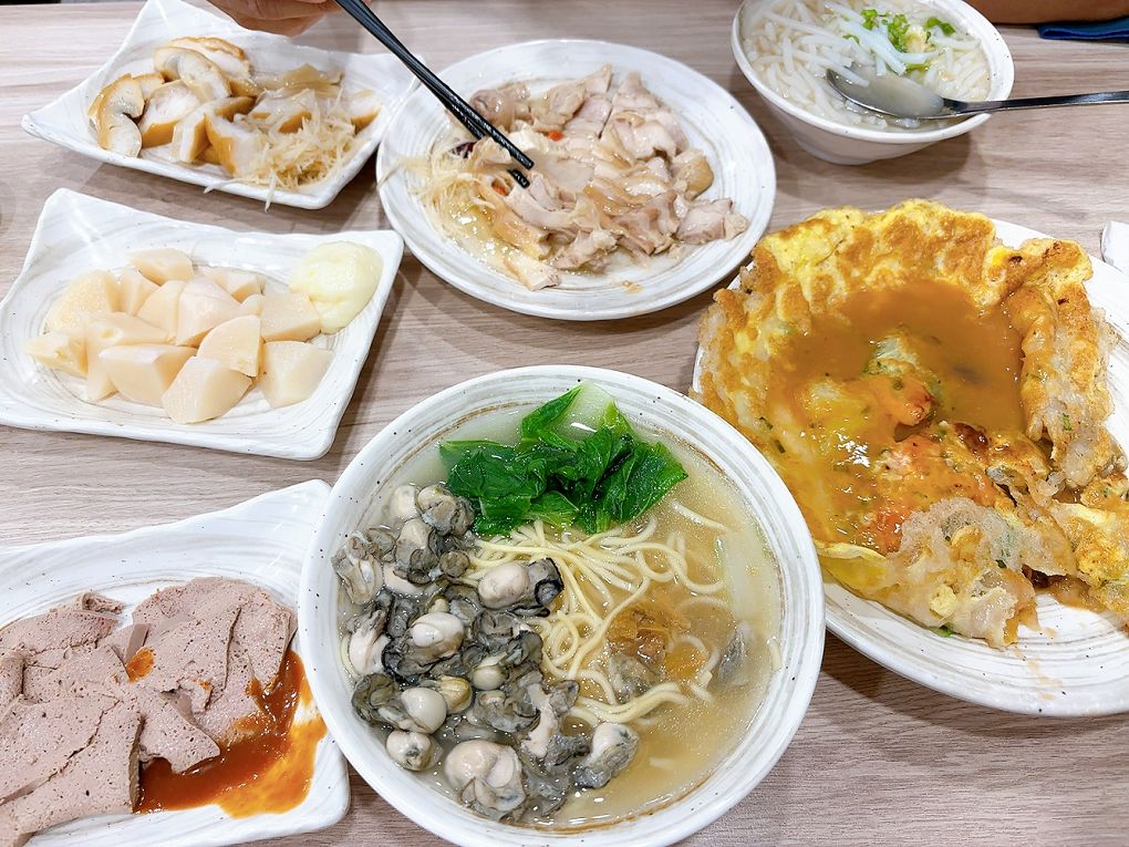 【大安區美食推薦│大安區宵夜│臺大宵夜 宵夜外送】大安米粉湯  不只是米粉湯，不論你愛吃飯、吃麵或是台式經典小吃、小菜，這裡通通都能滿足你！ @貝大小姐的多元心宇宙