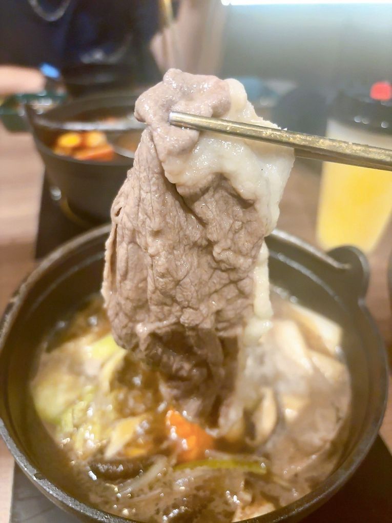 【蘆竹火鍋/鍋物 聚餐餐廳】金蒔鍋物 桃園大竹總店 肉品、食材、湯頭都非常有水準，還有自助吧吃到飽，CP超高，快帶著家人朋友一起來金蒔，度過美好金時！ @貝大小姐的多元心宇宙