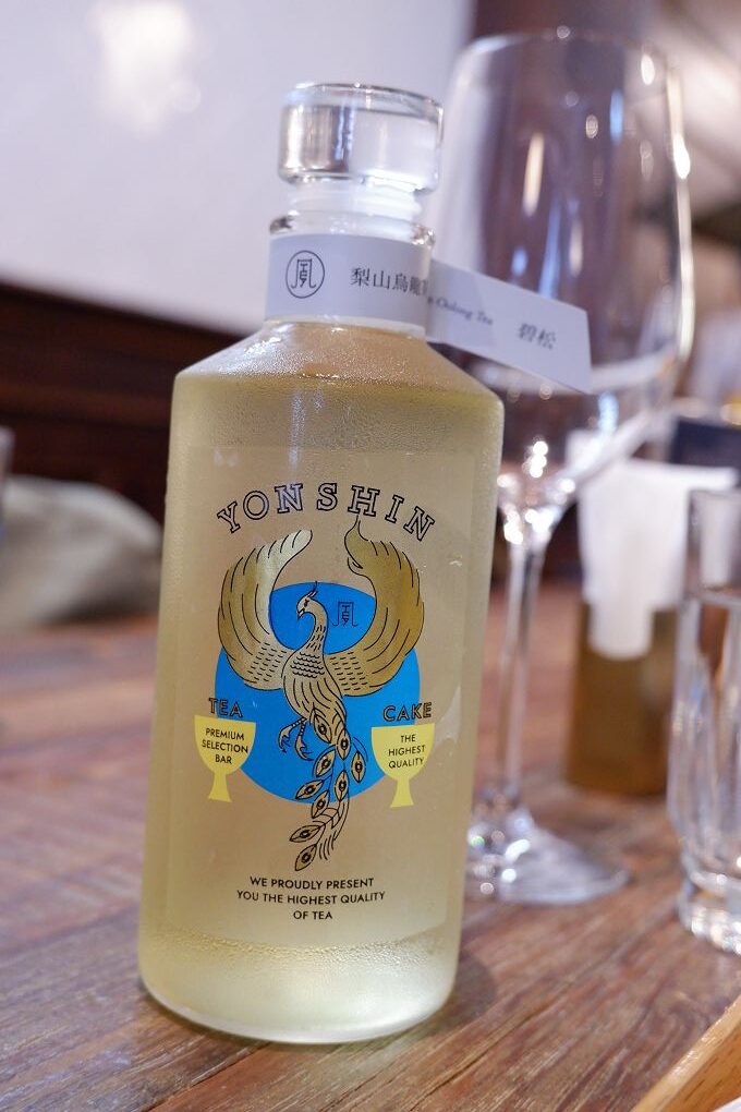 【信義區台菜茶鋪】永心鳳茶 微風信義店 結合台灣早期建築文化為店內裝潢亮點，有最美台茶沙龍之稱，彷彿從書架上取下的精裝書！ @貝大小姐的多元心宇宙