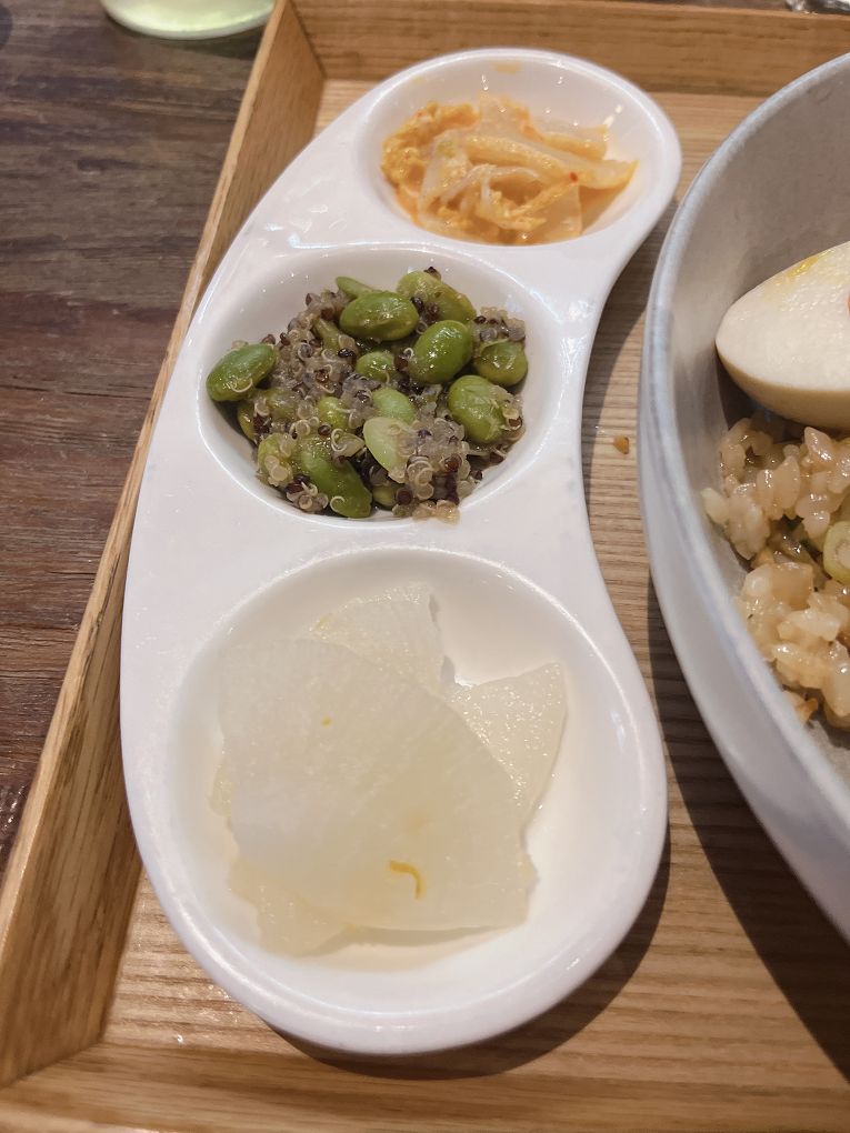 【信義區台菜茶鋪】永心鳳茶 微風信義店 結合台灣早期建築文化為店內裝潢亮點，有最美台茶沙龍之稱，彷彿從書架上取下的精裝書！ @貝大小姐的多元心宇宙