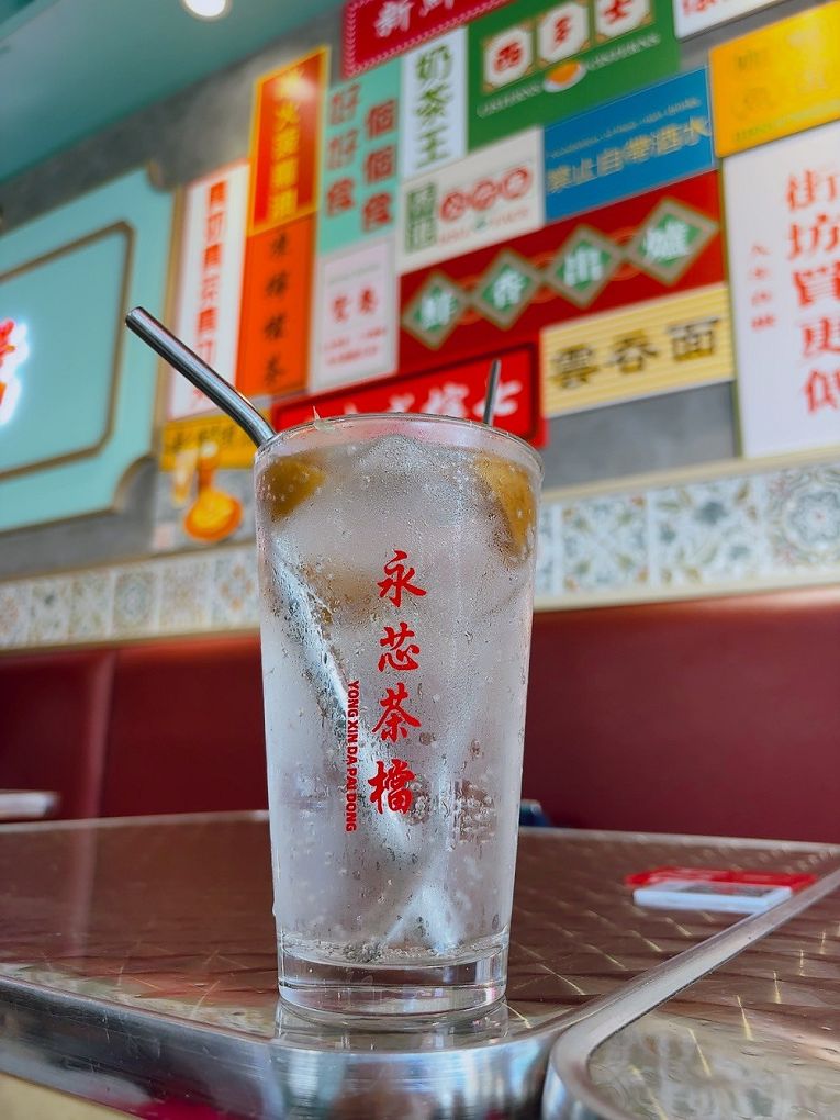 【中壢港式茶餐廳推薦 │ 內壢美食】永芯茶檔茶餐廳 100%復刻香港茶餐廳場景，讓你一秒鐘到香港，開心大啖香港道地美食！ @貝大小姐的多元心宇宙