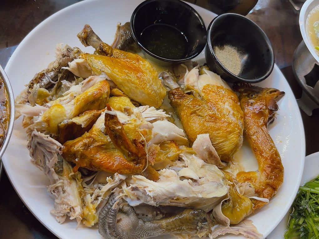 【宜蘭窯烤雞推薦】百匯窯烤雞餐廳  料理選擇超多，用餐區超大，適合大宴小酌，絕對讓你吃好吃滿、賓主盡歡！ @貝大小姐的多元心宇宙