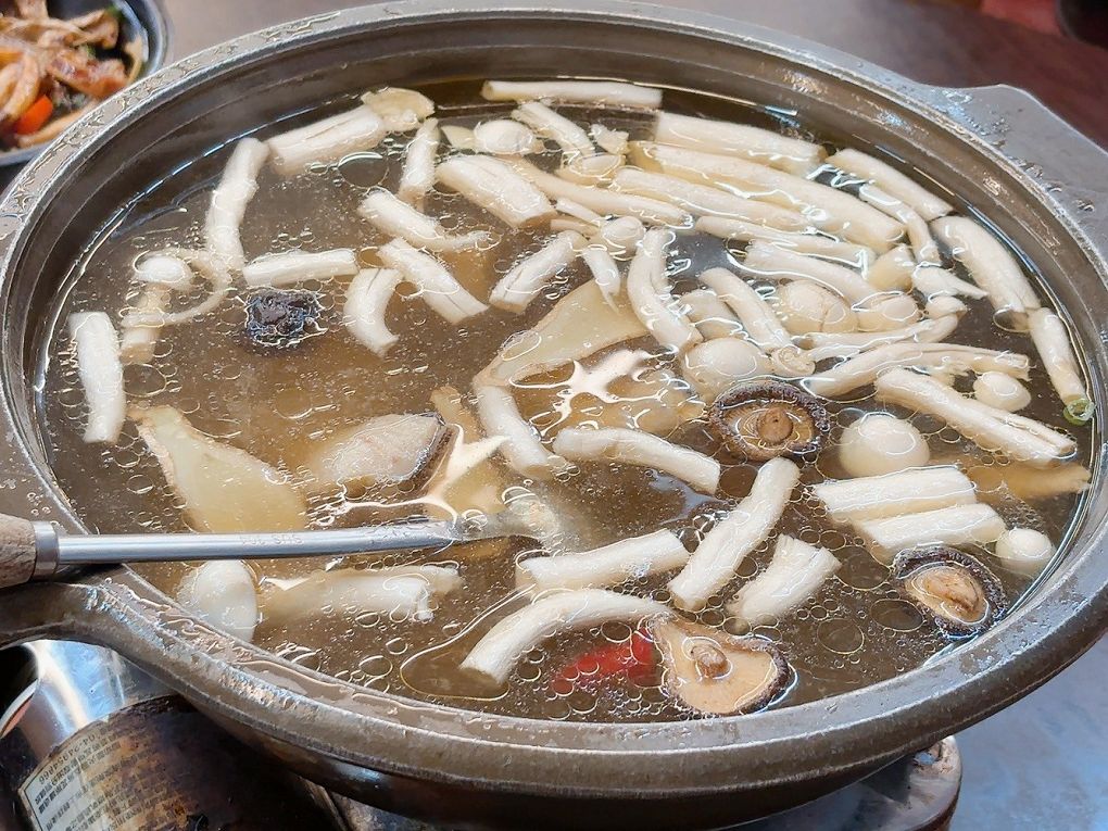 【宜蘭窯烤雞推薦】百匯窯烤雞餐廳  料理選擇超多，用餐區超大，適合大宴小酌，絕對讓你吃好吃滿、賓主盡歡！ @貝大小姐的多元心宇宙